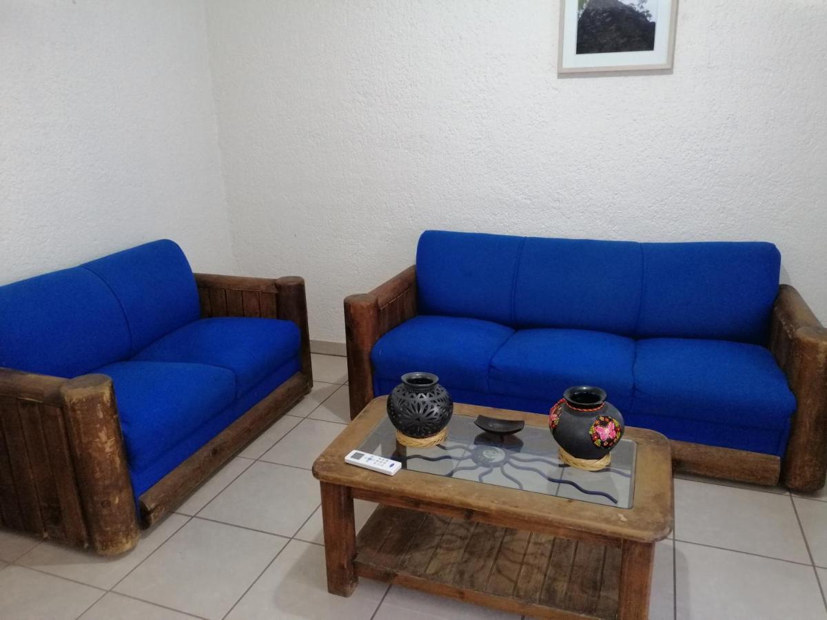شقة Departamento La Crucecita, Con Aire Acondicionado, Excelente Ubicacion, En Segunda Planta سانتا كروز هواتولكو المظهر الخارجي الصورة