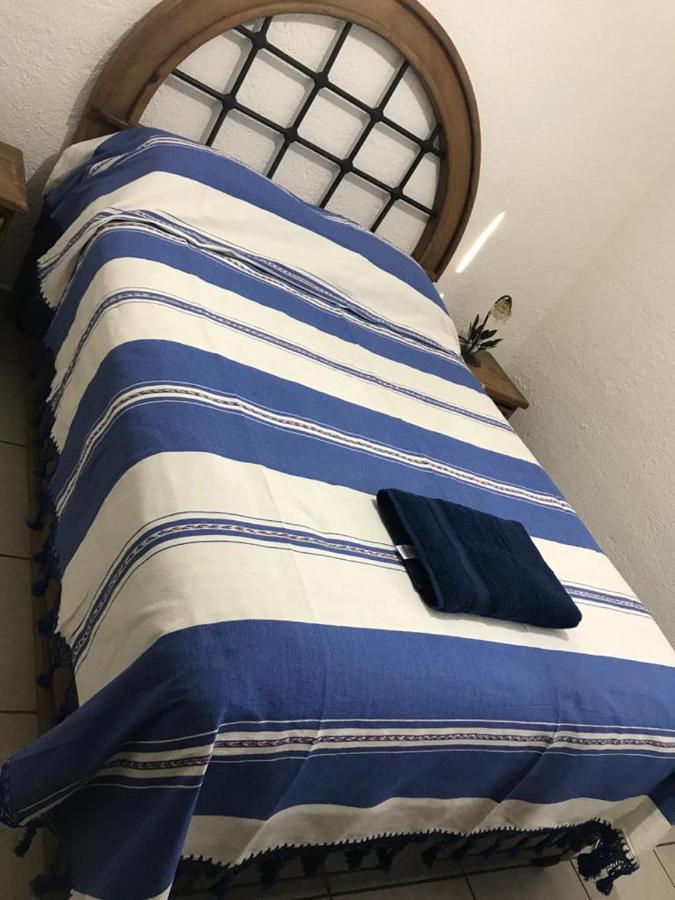 شقة Departamento La Crucecita, Con Aire Acondicionado, Excelente Ubicacion, En Segunda Planta سانتا كروز هواتولكو المظهر الخارجي الصورة